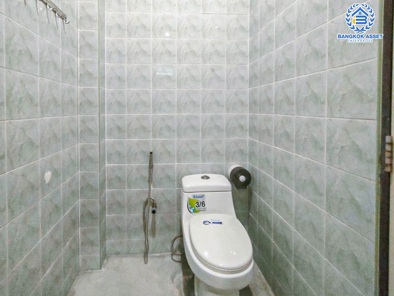 *****บ้านมือสองตกแต่งใหม่ ม.ซอยทวีวัฒนา39  เลียบคลองทวีวัฒนา เนื้อที่ 21 ตร.ว. ฟังก์ชัน 2 ห้องนอน 2 ห้องน้ำ จอดรถได้ 1 คัน บนสุดยอดทำเลเดินทางสะดวก ใกล้ทางคู่ขนานลอยฟ้าบรมราชชนนี ม.มหิดล เซ็นทรัลศาลายา และรายล้อมด้วยสิ่งอำนวยความสะดวกครบ